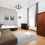 Charming Apartment Near The Main Market Square - By Upstairs
