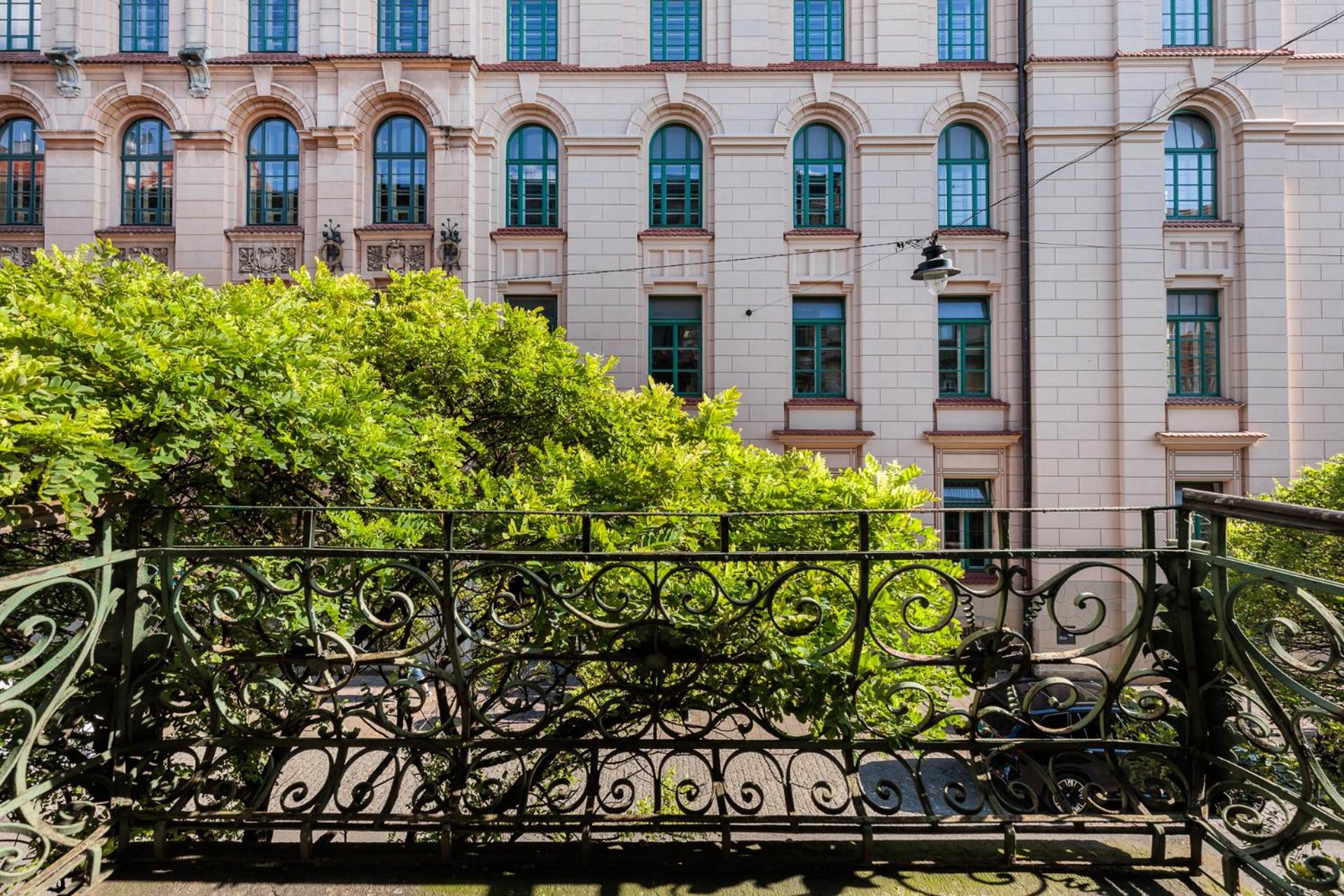 Charming Near The Main Market Square - By Upstairs